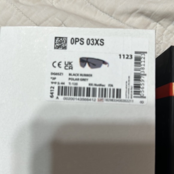 PRADA SUNGLASSES - Picture 6 of 8